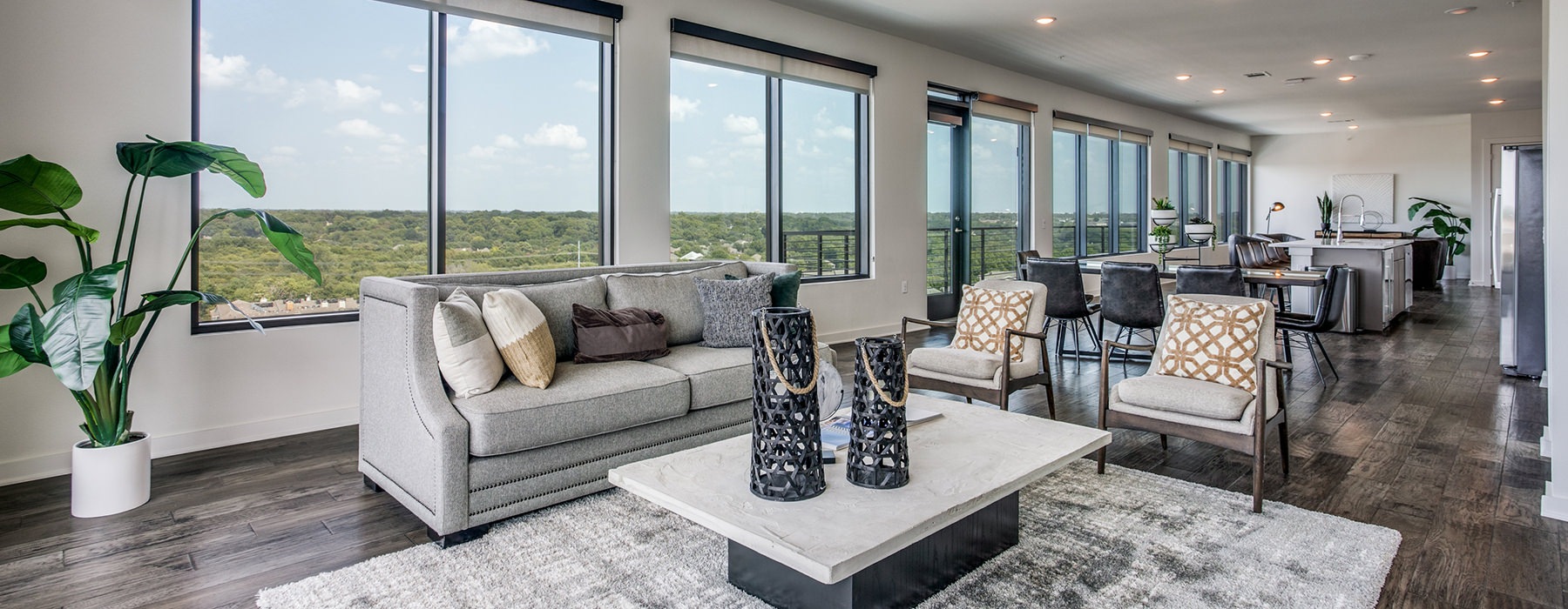 Large Windows With Great View In Apartment Penthouse At The Drake